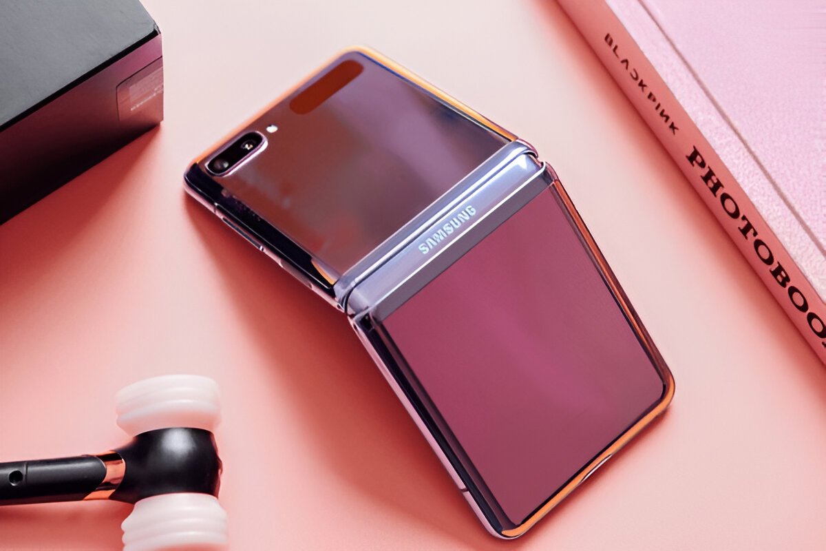 Samsung Galaxy smartphones, tablets, and earbuds with premium design and advanced technology