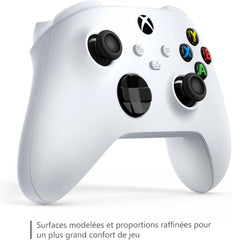 Ergonomic Xbox Wireless Controller in Robot White for smooth, responsive play.